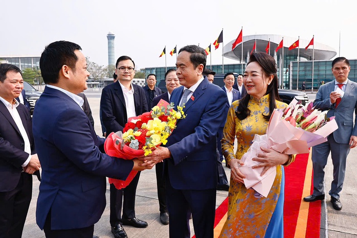 Chủ tịch Quốc hội và Phu nhân lên đường công du- Ảnh 2.