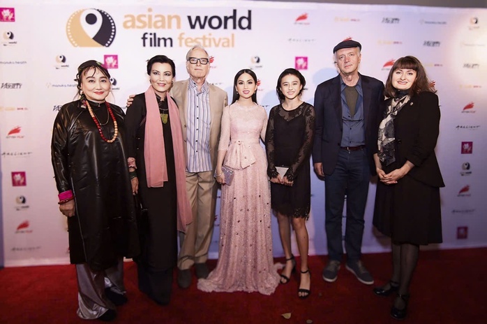 Hà Phương kể kỷ niệm về "cha Ralph" Richard Chamberlain- Ảnh 2. Hà Phương kể kỷ niệm về "cha Ralph" Richard Chamberlain- Ảnh 2.