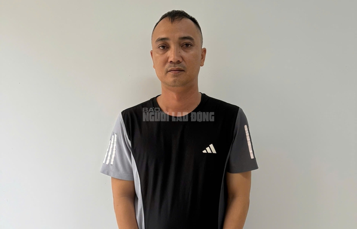 Danh tính tài xế ô tô ở Bình Dương dùng gậy đánh tới tấp người đi xe máy- Ảnh 1. Danh tính tài xế ô tô ở Bình Dương dùng gậy đánh tới tấp người đi xe máy- Ảnh 1.