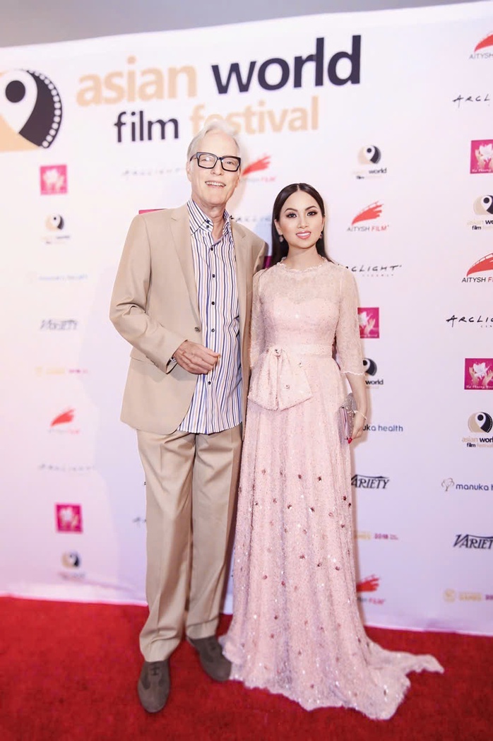 Hà Phương kể kỷ niệm về "cha Ralph" Richard Chamberlain- Ảnh 1. Hà Phương kể kỷ niệm về "cha Ralph" Richard Chamberlain- Ảnh 1.