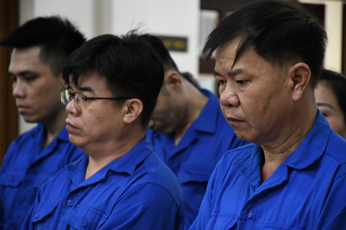 Bất ngờ lời khai lái xe riêng của cựu trưởng trạm CSGT Suối Tre về tiền “bảo kê” xe quá tải- Ảnh 2. Bất ngờ lời khai lái xe riêng của cựu trưởng trạm CSGT Suối Tre về tiền “bảo kê” xe quá tải- Ảnh 2.