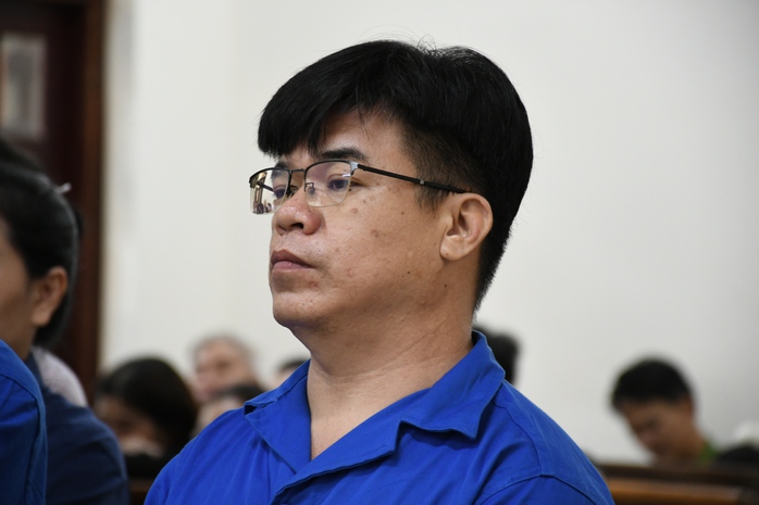 Bất ngờ lời khai lái xe riêng của cựu trưởng trạm CSGT Suối Tre về tiền “bảo kê” xe quá tải- Ảnh 1. Bất ngờ lời khai lái xe riêng của cựu trưởng trạm CSGT Suối Tre về tiền “bảo kê” xe quá tải- Ảnh 1.