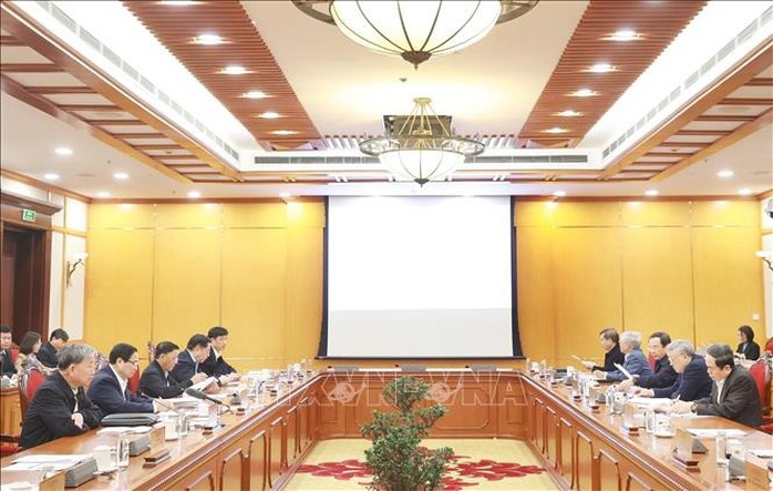 Đề nghị Ủy viên Bộ Chính trị, Ban Bí thư tiên phong cập nhật kiến thức khoa học, công nghệ- Ảnh 1. Đề nghị Ủy viên Bộ Chính trị, Ban Bí thư tiên phong cập nhật kiến thức khoa học, công nghệ- Ảnh 1.