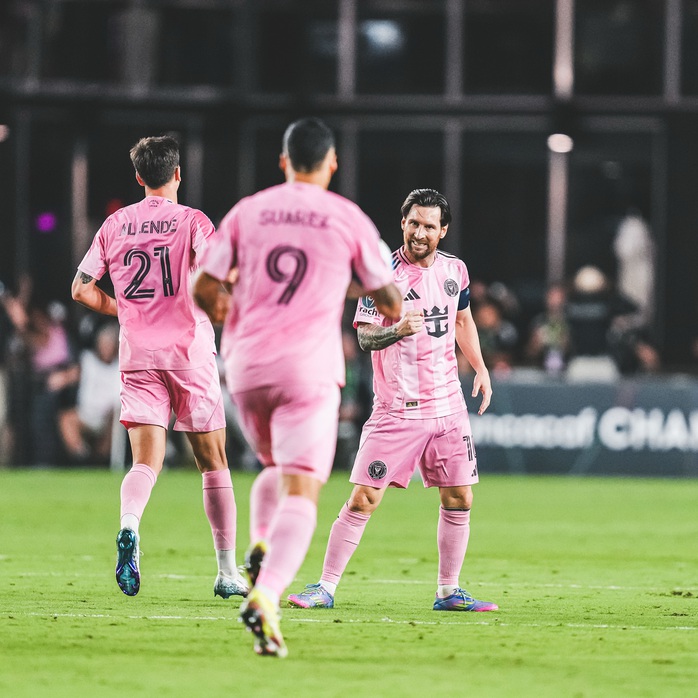 Messi lập cú đúp, Inter Miami ngược dòng vào bán kết châu lục- Ảnh 1. Messi lập cú đúp, Inter Miami ngược dòng vào bán kết châu lục- Ảnh 1.