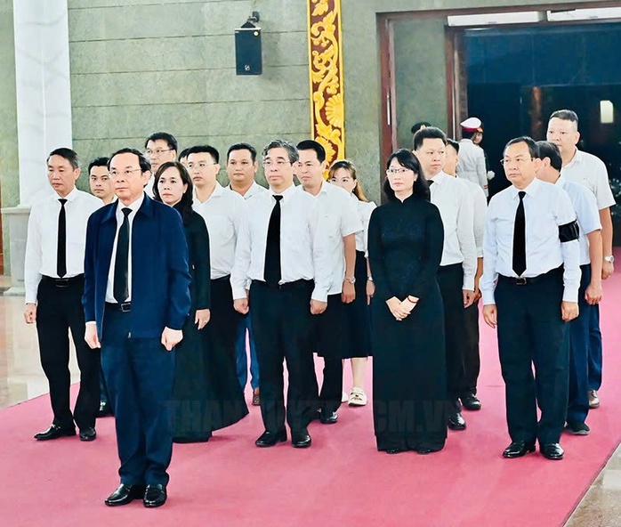 Lãnh đạo Chính phủ và TP HCM viếng phu nhân cố Thủ tướng Võ Văn Kiệt- Ảnh 1.