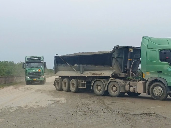 Dân khổ vì khai thác cát ồ ạt- Ảnh 3. Dân khổ vì khai thác cát ồ ạt- Ảnh 3.