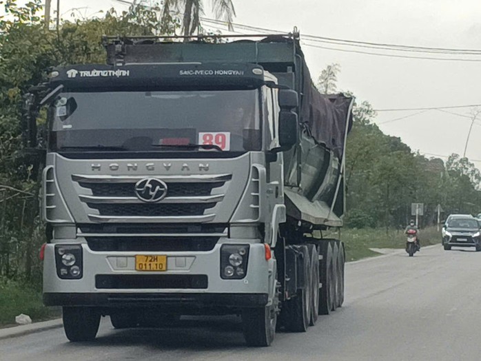 Nhiều tuyến đường tại Nghệ An hư hỏng, xuống cấp do hoạt động vận chuyển khai thác cát Nhiều tuyến đường tại Nghệ An hư hỏng, xuống cấp do hoạt động vận chuyển khai thác cát