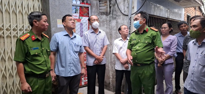 CLIP: Khẩn trương điều tra vụ cháy nhà ở Tiền Giang khiến 4 người chết- Ảnh 3. CLIP: Khẩn trương điều tra vụ cháy nhà ở Tiền Giang khiến 4 người chết- Ảnh 3.