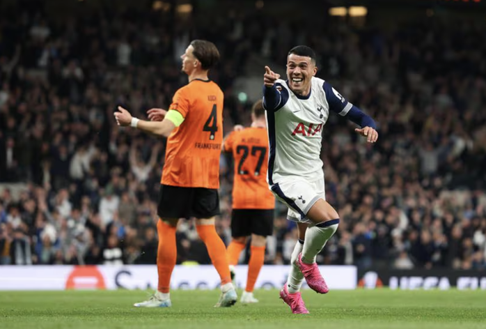 Thủ môn hóa tội đồ, Man United đánh rơi chiến thắng ở Lyon- Ảnh 5. Thủ môn hóa tội đồ, Man United đánh rơi chiến thắng ở Lyon- Ảnh 5.