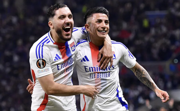 Thủ môn hóa tội đồ, Man United đánh rơi chiến thắng ở Lyon- Ảnh 2. Thủ môn hóa tội đồ, Man United đánh rơi chiến thắng ở Lyon- Ảnh 2.