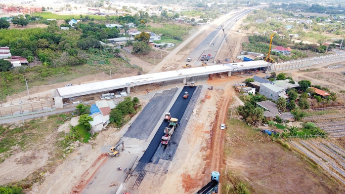 Cận cảnh 19,5 km đường cao tốc Biên Hòa - Vũng Tàu trước ngày thông xe kỹ thuật- Ảnh 2. Cận cảnh 19,5 km đường cao tốc Biên Hòa - Vũng Tàu trước ngày thông xe kỹ thuật- Ảnh 2.
