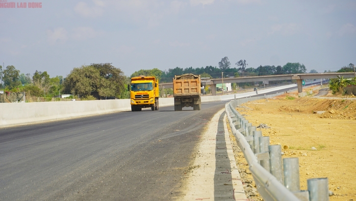 Cận cảnh 19,5 km đường cao tốc Biên Hòa - Vũng Tàu trước ngày thông xe kỹ thuật- Ảnh 13. Cận cảnh 19,5 km đường cao tốc Biên Hòa - Vũng Tàu trước ngày thông xe kỹ thuật- Ảnh 13.