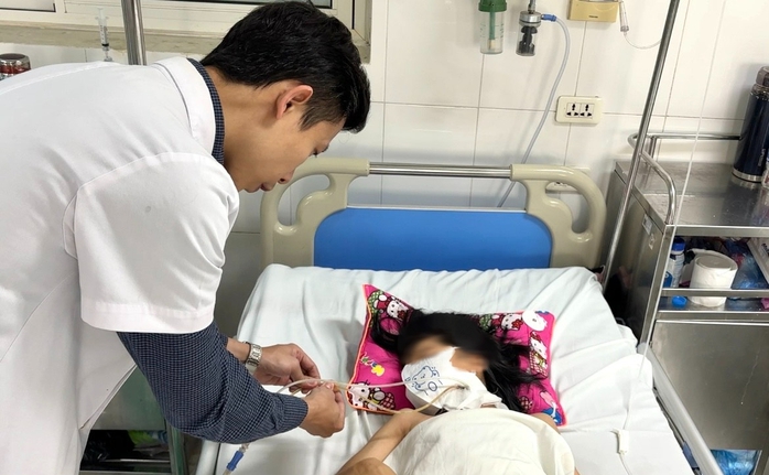 Bé gái bị chó nhà nuôi 12 năm cắn thủng thực quản- Ảnh 1. Bé gái bị chó nhà nuôi 12 năm cắn thủng thực quản- Ảnh 1.