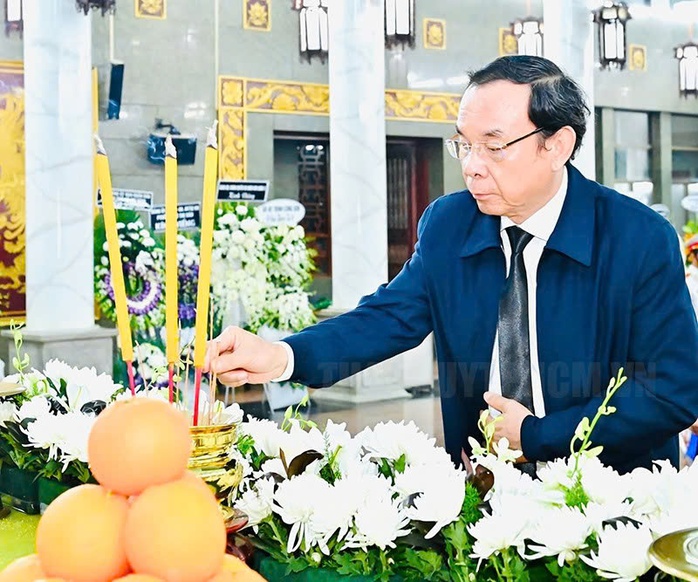 Lãnh đạo Chính phủ và TP HCM viếng phu nhân cố Thủ tướng Võ Văn Kiệt- Ảnh 2.