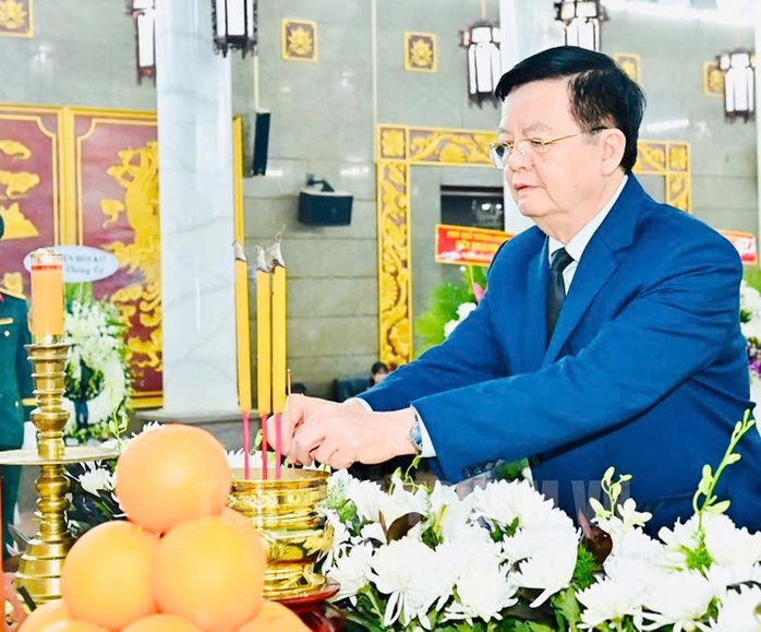 Lãnh đạo Chính phủ và TP HCM viếng phu nhân cố Thủ tướng Võ Văn Kiệt- Ảnh 3.