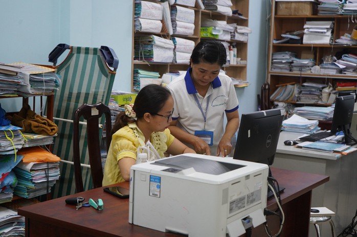 Bổ sung những việc mà cán bộ, công chức không được làm- Ảnh 1. Bổ sung những việc mà cán bộ, công chức không được làm- Ảnh 1.