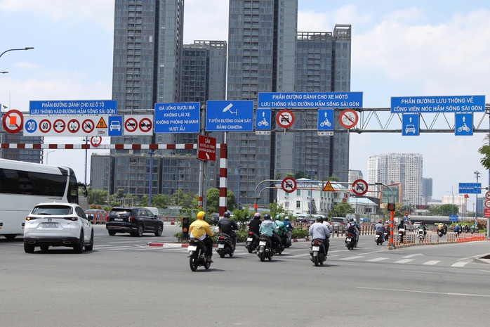 Tài xế "bùng" phí đỗ ô tô ở TP HCM có thể phải hối hận- Ảnh 3. Tài xế "bùng" phí đỗ ô tô ở TP HCM có thể phải hối hận- Ảnh 3.