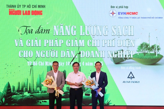 Điện mặt trời mái nhà mang lại lợi ích gì cho người dân, doanh nghiệp?- Ảnh 1. Điện mặt trời mái nhà mang lại lợi ích gì cho người dân, doanh nghiệp?- Ảnh 1.