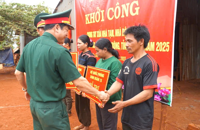 Binh đoàn 15 giúp hàng trăm gia đình xoá nhà tạm, nhà dột nát- Ảnh 3.
