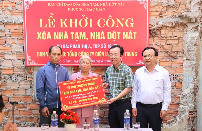 EVNCPC chung tay xóa nhà tạm, nhà dột nát trên địa bàn- Ảnh 6. EVNCPC chung tay xóa nhà tạm, nhà dột nát trên địa bàn- Ảnh 6.