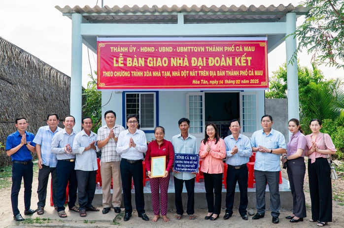 NHỮNG NGÔI NHÀ CHỞ NẶNG NGHĨA TÌNH (*): Tăng tốc, về đích sớm- Ảnh 1. NHỮNG NGÔI NHÀ CHỞ NẶNG NGHĨA TÌNH (*): Tăng tốc, về đích sớm- Ảnh 1.