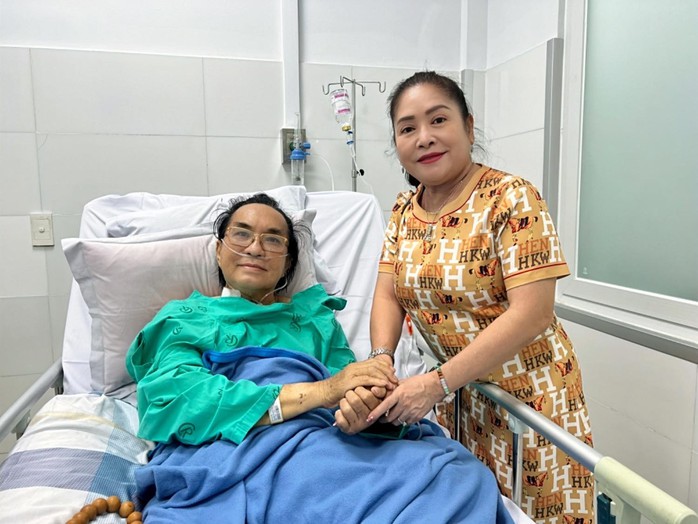 NSND Lệ Thủy cảm ơn Bệnh viện Chợ Rẫy đã cứu sống NSND Thanh Tuấn- Ảnh 3. NSND Lệ Thủy cảm ơn Bệnh viện Chợ Rẫy đã cứu sống NSND Thanh Tuấn- Ảnh 3.