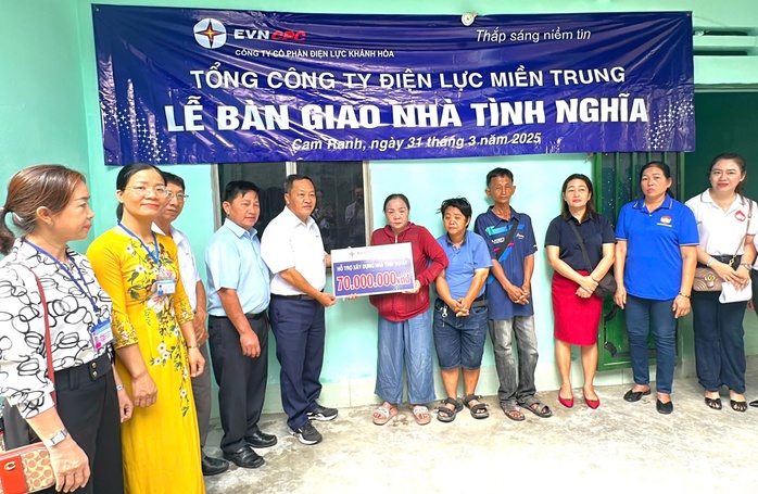 EVNCPC chung tay xóa nhà tạm, nhà dột nát trên địa bàn- Ảnh 1. EVNCPC chung tay xóa nhà tạm, nhà dột nát trên địa bàn- Ảnh 1.