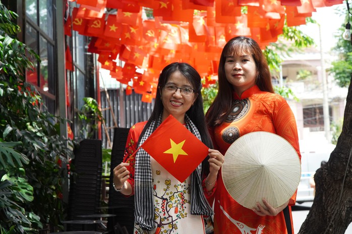 VIDEO: Tọa độ “check-in” sớm không khí Đại lễ 30-4 tại TP HCM- Ảnh 4. VIDEO: Tọa độ “check-in” sớm không khí Đại lễ 30-4 tại TP HCM- Ảnh 4.