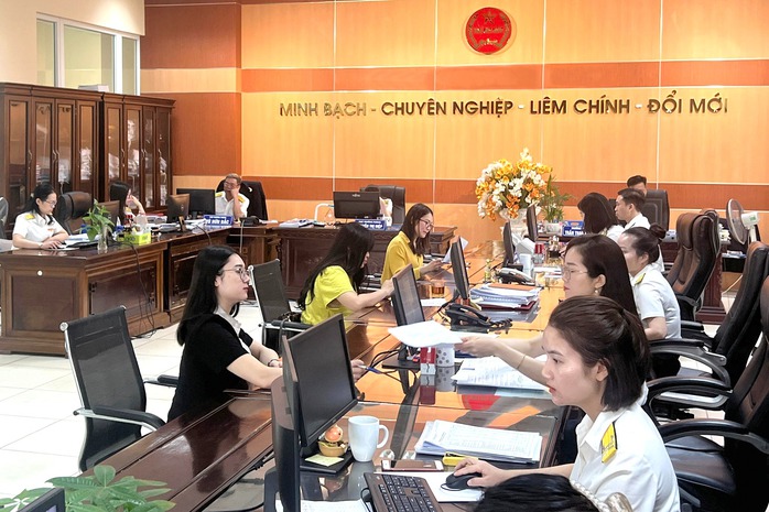 Trong 7 ngày, gần 230 tỉ đồng thuế thu nhập cá nhân đã hoàn tự động cho người dân- Ảnh 1. Trong 7 ngày, gần 230 tỉ đồng thuế thu nhập cá nhân đã hoàn tự động cho người dân- Ảnh 1.