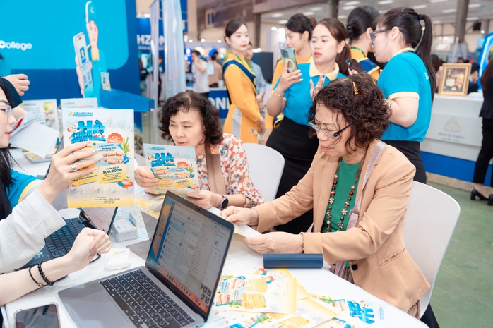 Saigontourist Group ưu đãi hấp dẫn nhiều dịch vụ tại Hội chợ Du lịch VITM Hà Nội 2025- Ảnh 4. Saigontourist Group ưu đãi hấp dẫn nhiều dịch vụ tại Hội chợ Du lịch VITM Hà Nội 2025- Ảnh 4.