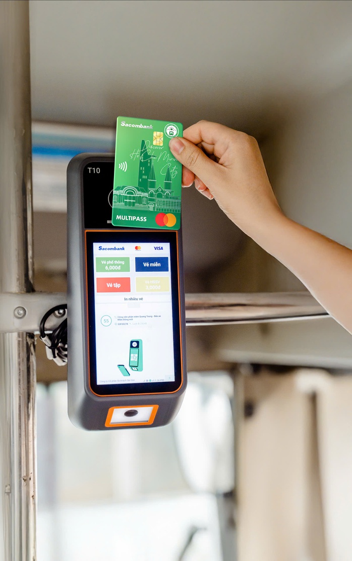 Đi xe buýt, metro ở TP HCM chỉ cần 1 loại thẻ thanh toán- Ảnh 1. Đi xe buýt, metro ở TP HCM chỉ cần 1 loại thẻ thanh toán- Ảnh 1.