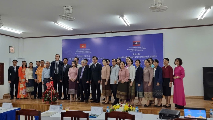 Bộ trưởng Giáo dục và Thể thao Lào chia sẻ về Trường ĐH Cửu Long- Ảnh 4. Bộ trưởng Giáo dục và Thể thao Lào chia sẻ về Trường ĐH Cửu Long- Ảnh 4.