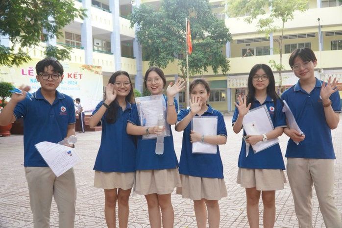 Ngày hội Tư vấn tuyển sinh lớp 10: Chọn nguyện vọng để trúng tuyển- Ảnh 1. Ngày hội Tư vấn tuyển sinh lớp 10: Chọn nguyện vọng để trúng tuyển- Ảnh 1.