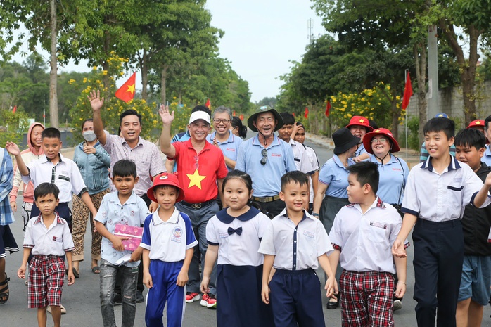 Chương trình ý nghĩa trước thềm Giải Half-marathon "Tự hào Tổ quốc tôi" lần 2 – 2025- Ảnh 5. Chương trình ý nghĩa trước thềm Giải Half-marathon "Tự hào Tổ quốc tôi" lần 2 – 2025- Ảnh 5.