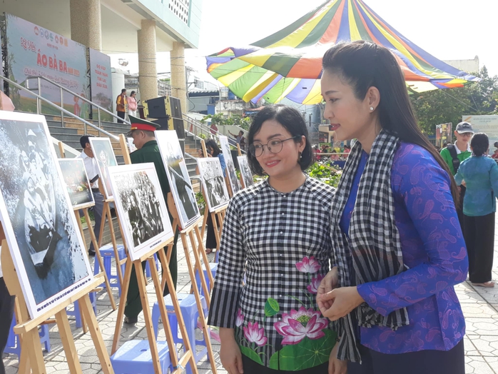NSND Thanh Thúy duyên dáng tại Lễ hội "Áo bà ba 2025"- Ảnh 8.
