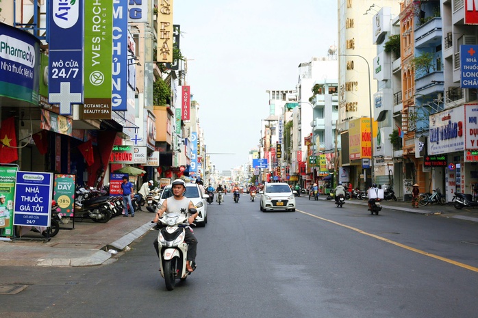 Thời tiết TP HCM hôm nay, 12-4: Có nắng nóng 36 độ C- Ảnh 1. Thời tiết TP HCM hôm nay, 12-4: Có nắng nóng 36 độ C- Ảnh 1.