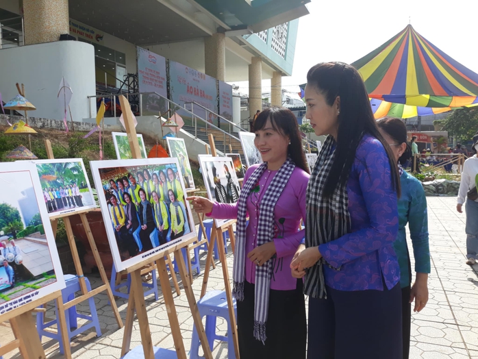 NSND Thanh Thúy duyên dáng tại Lễ hội "Áo bà ba 2025"- Ảnh 10.