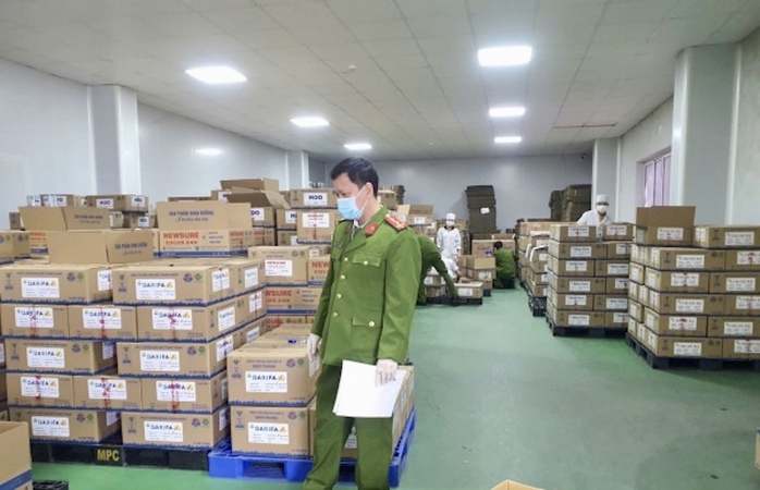 Triệt phá đường dây sản xuất 573 loại sữa bột giả- Ảnh 1. Triệt phá đường dây sản xuất 573 loại sữa bột giả- Ảnh 1.