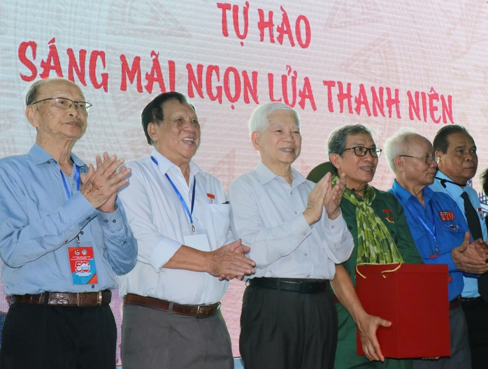 Nguyên Chủ tịch nước Nguyễn Minh Triết dự Lễ kỷ niệm 50 năm thống nhất đất nước- Ảnh 1. Nguyên Chủ tịch nước Nguyễn Minh Triết dự Lễ kỷ niệm 50 năm thống nhất đất nước- Ảnh 1.