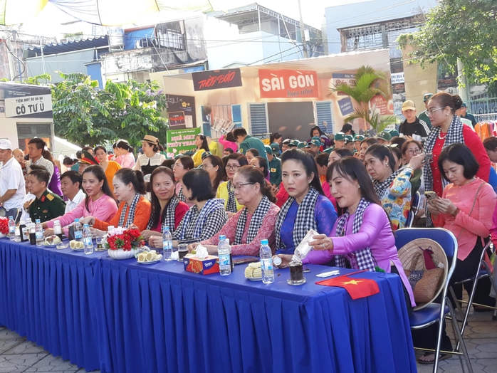 NSND Thanh Thúy duyên dáng tại Lễ hội "Áo bà ba 2025"- Ảnh 3.