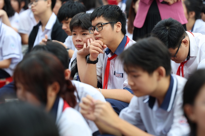 Phụ huynh vẫn "mắc kẹt" giữa ma trận thông tin- Ảnh 9. Phụ huynh vẫn "mắc kẹt" giữa ma trận thông tin- Ảnh 9.