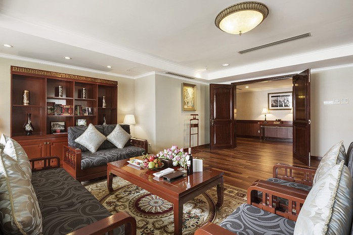 Khách sạn 4-5 sao ở quận 1 “cháy” phòng dịp diễu binh lễ 30-4, “phòng tổng thống” cũng hết chỗ- Ảnh 4.