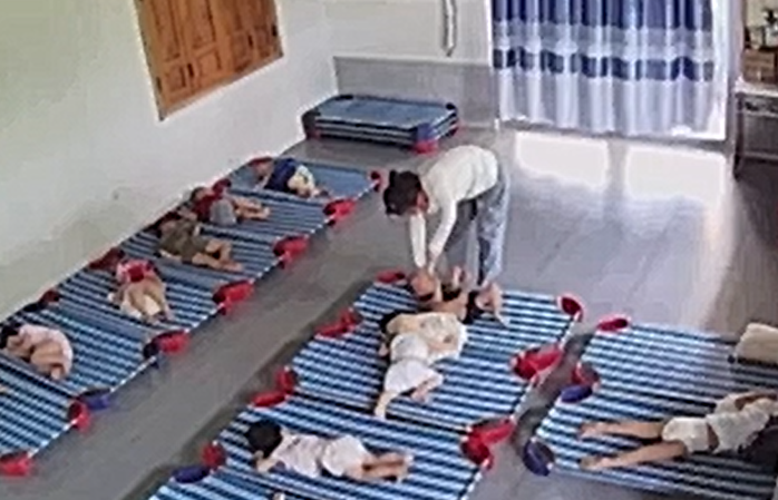Bảo mẫu hành hạ trẻ ở Quảng Nam: Phẫn nộ tột độ, không thể để tái diễn!- Ảnh 4. Bảo mẫu hành hạ trẻ ở Quảng Nam: Phẫn nộ tột độ, không thể để tái diễn!- Ảnh 4.