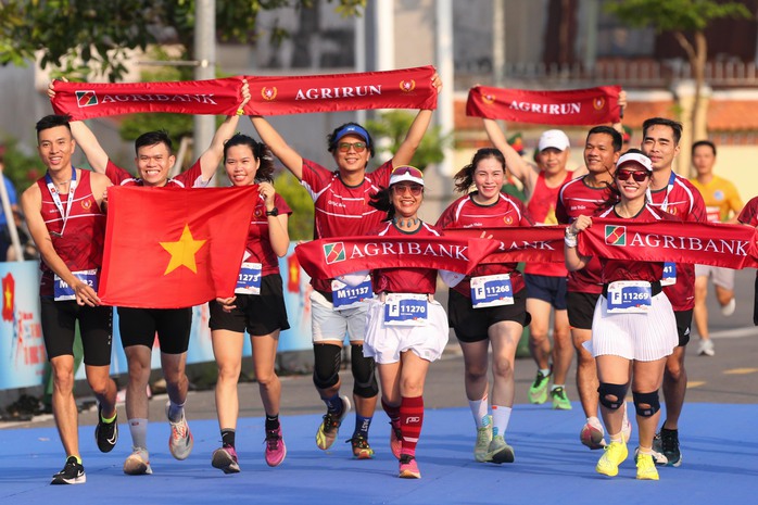 "Tự hào Tổ quốc tôi" lần 2 - 2025: Những bước chạy sôi động trên làng quê yên ả- Ảnh 11. "Tự hào Tổ quốc tôi" lần 2 - 2025: Những bước chạy sôi động trên làng quê yên ả- Ảnh 11.