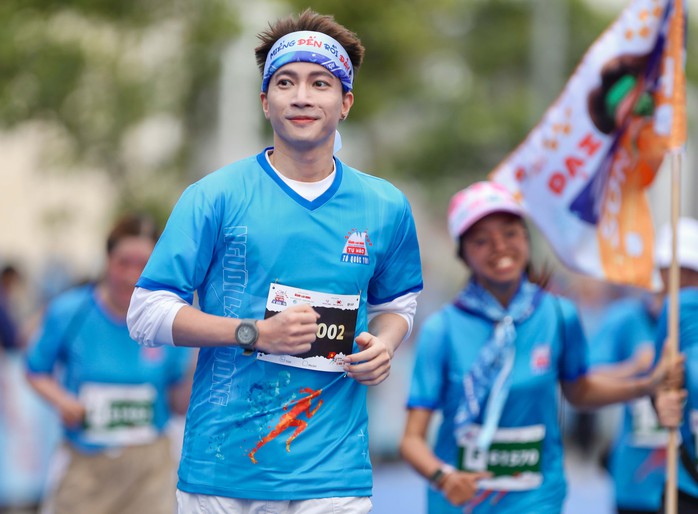 "Tự hào Tổ quốc tôi" lần 2 - 2025: Những bước chạy sôi động trên làng quê yên ả- Ảnh 3. "Tự hào Tổ quốc tôi" lần 2 - 2025: Những bước chạy sôi động trên làng quê yên ả- Ảnh 3.