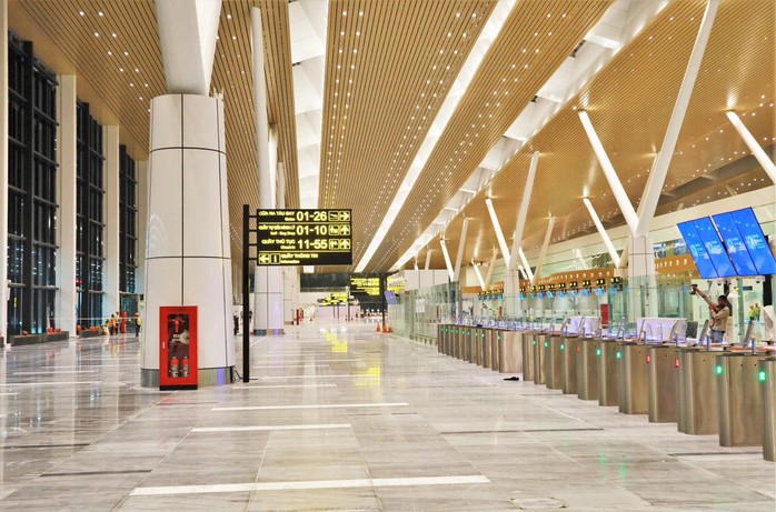 Nhà ga T3 Tân Sơn Nhất đón những chuyến bay đầu tiên ngày 17-4- Ảnh 10. Nhà ga T3 Tân Sơn Nhất đón những chuyến bay đầu tiên ngày 17-4- Ảnh 10.