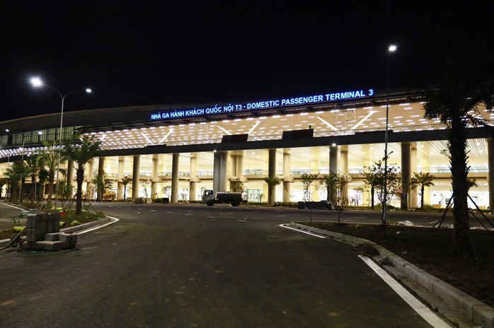 Nhà ga T3 Tân Sơn Nhất đón những chuyến bay đầu tiên ngày 17-4- Ảnh 7. Nhà ga T3 Tân Sơn Nhất đón những chuyến bay đầu tiên ngày 17-4- Ảnh 7.