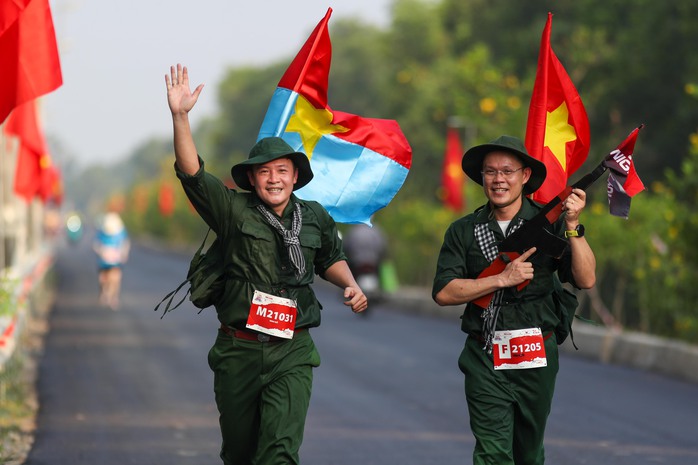 "Tự hào Tổ quốc tôi" lần 2 - 2025: Những bước chạy sôi động trên làng quê yên ả- Ảnh 8. "Tự hào Tổ quốc tôi" lần 2 - 2025: Những bước chạy sôi động trên làng quê yên ả- Ảnh 8.