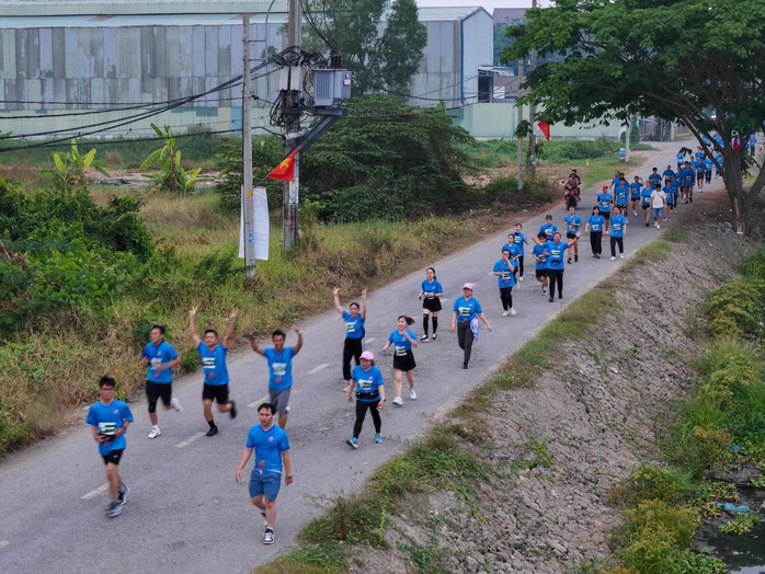 "Tự hào Tổ quốc tôi" lần 2 - 2025: Những bước chạy sôi động trên làng quê yên ả- Ảnh 9. "Tự hào Tổ quốc tôi" lần 2 - 2025: Những bước chạy sôi động trên làng quê yên ả- Ảnh 9.