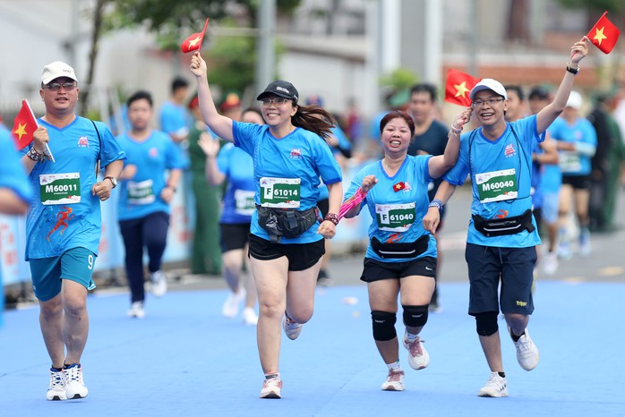 "Tự hào Tổ quốc tôi" lần 2 - 2025: Những bước chạy sôi động trên làng quê yên ả- Ảnh 10. "Tự hào Tổ quốc tôi" lần 2 - 2025: Những bước chạy sôi động trên làng quê yên ả- Ảnh 10.